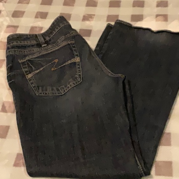 Silver Jeans - Picture 2 of 5